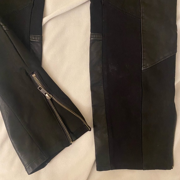 Mixed Fabric Leggings - Picture 3 of 4